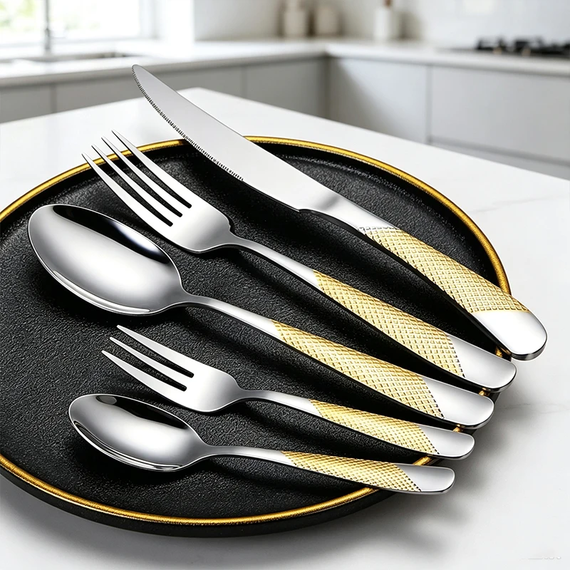 30 star-shaped diamond decorative tableware sets and luxurious stainless steel tableware sets can accommodate 6 guests.