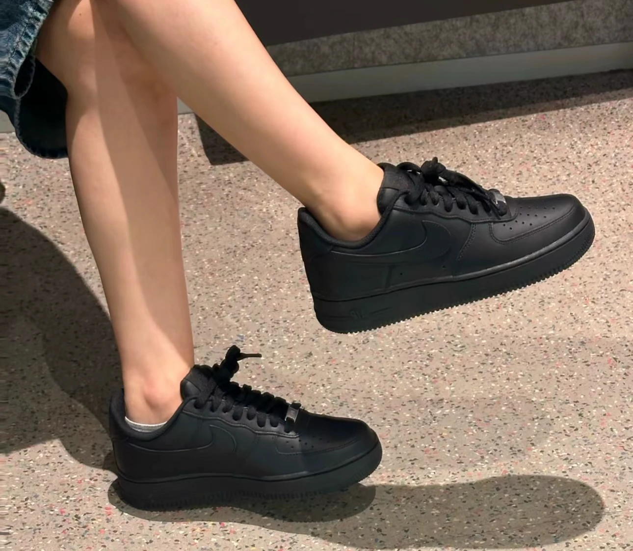 

Прочные низкие кроссовки Nike Air Force Black Warrior в стиле ретро для мужчин и женщин черного цвета