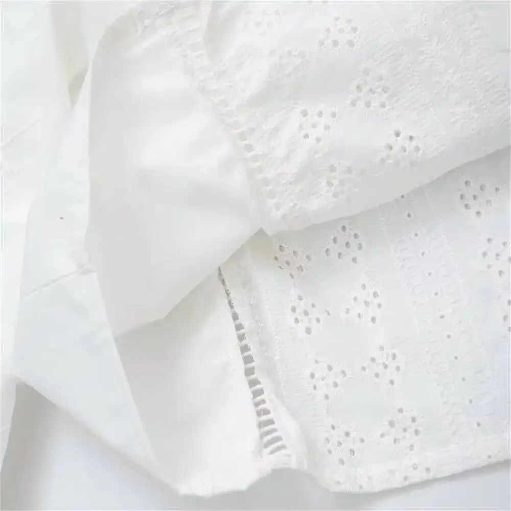 Verão novo design de roupas femininas sentido único breasted em torno do pescoço lanterna manga oco camisa bordada