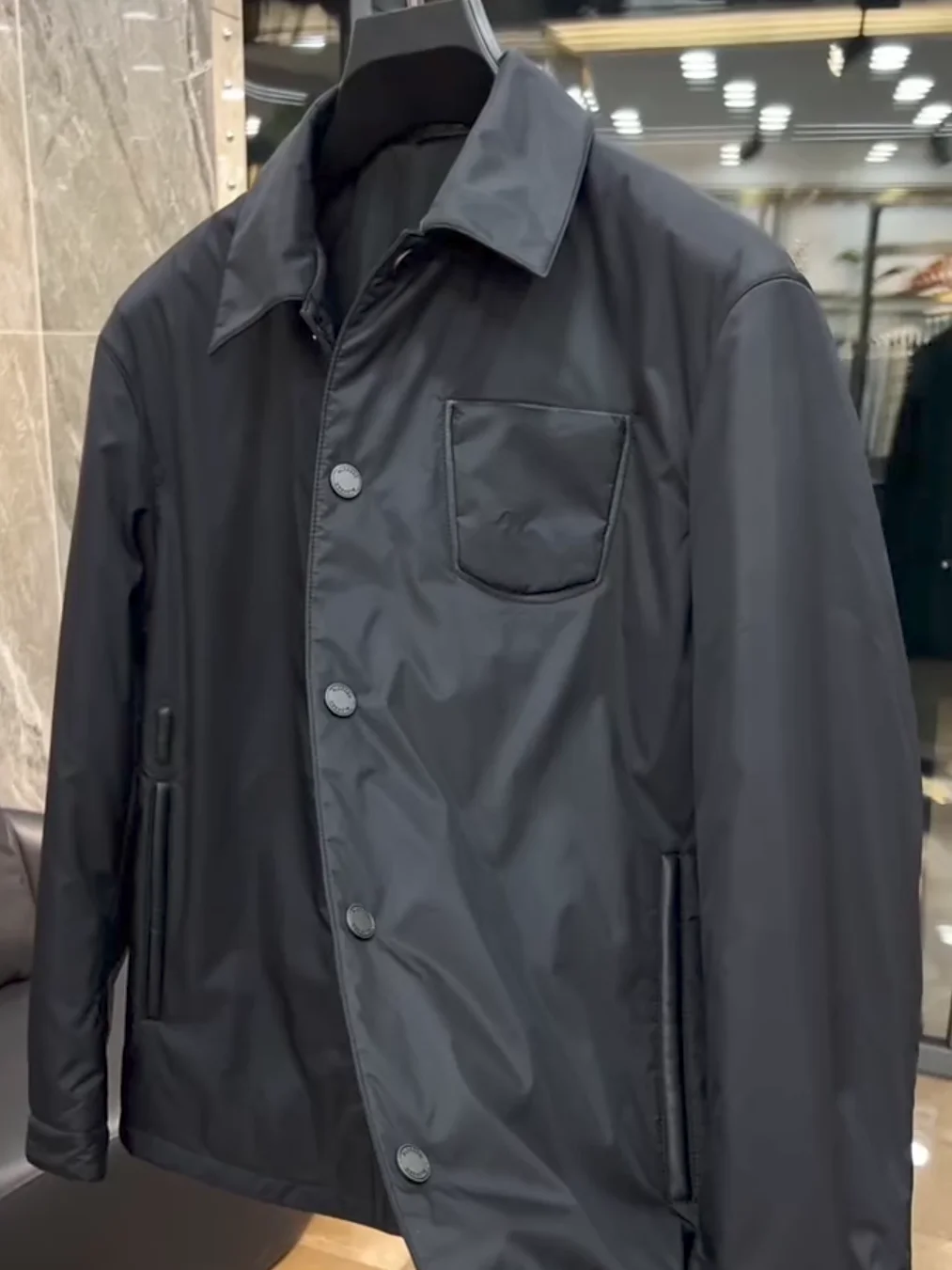 

Мужская модная короткая куртка-пальто с отложным воротником, повседневная, осенне-зимняя, новинка, высокое качество, приталенный крой, защита от...