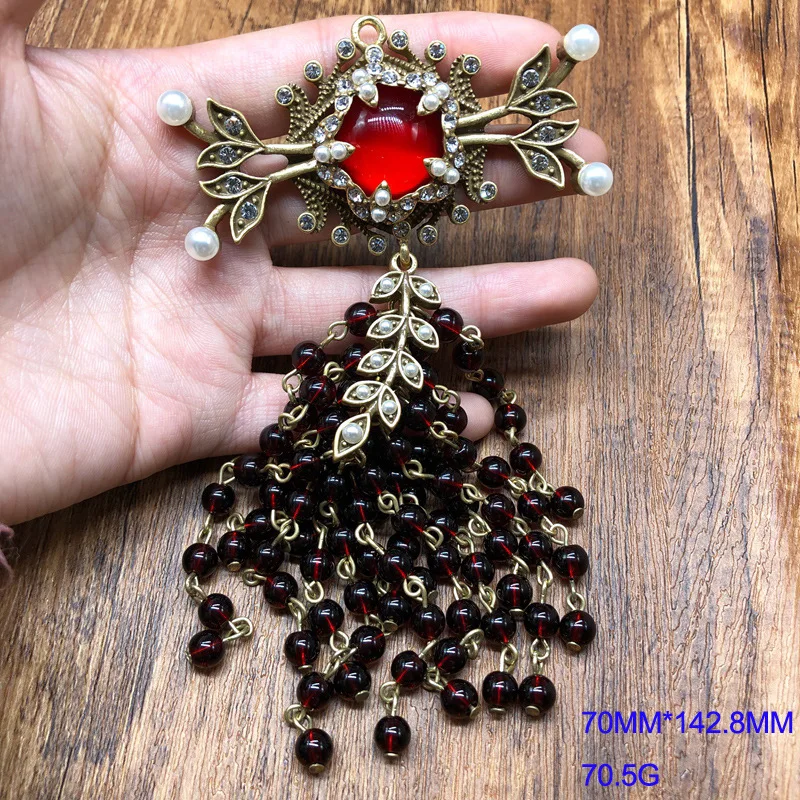 Medieval jewelry retroburgundy glass bead tassel brooch old gold corsage diamond  pearl brooch