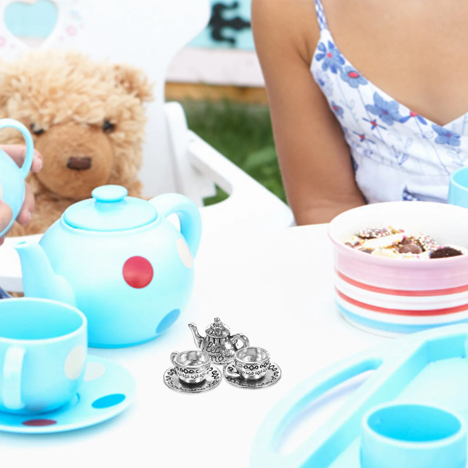 

1 set 1 Set Tea Pot Miniature Metal Decorative Kitchen Mini Metal Tea Kettle Simulated Household Scene Layout Prop Desktop Mini