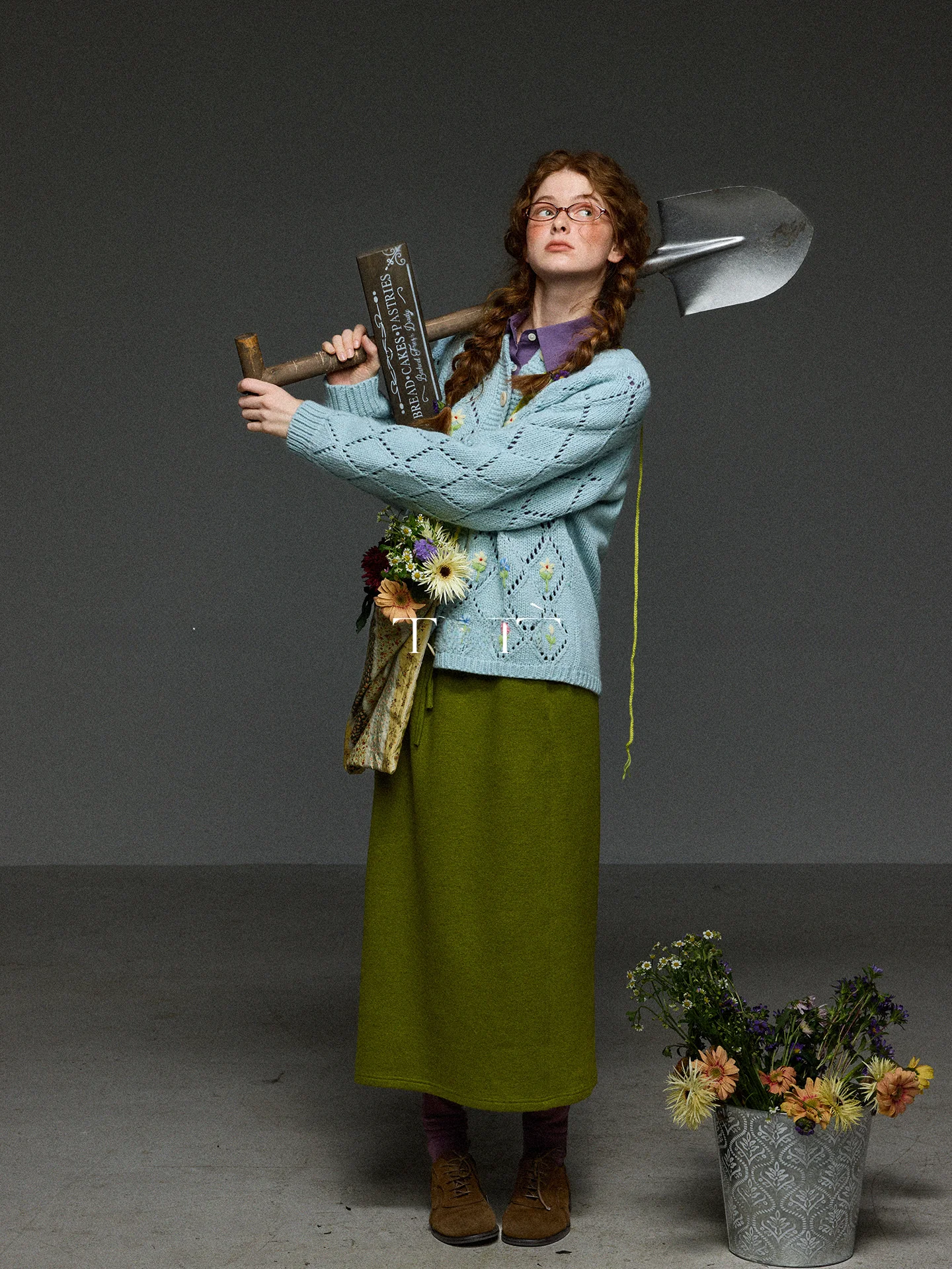 

Ретро-кардиган с объемной вышивкой и цветочным узором, женский свободный вязаный кардиган с эффектом похудения, весенний дизайн, открытый кардиган