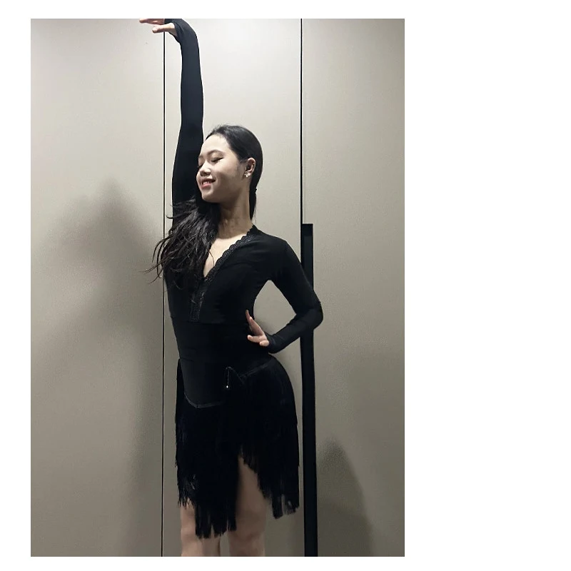 Spódnica do tańca latynoamerykańskiego z wysokim rozcięciem, damska, czarna, z frędzlami, seksowna odzież treningowa do cha-chy, rumby, samby, dla dorosłych.