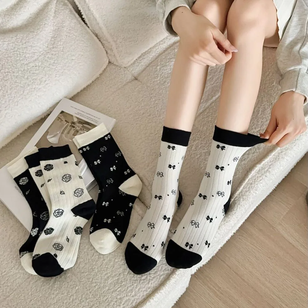 

4 Pairs/Lot Luxury Women Socks Cute Print Brand Designer Home Socks Fashion Autumn Winter Long Casual Sokken Femme Korean Style