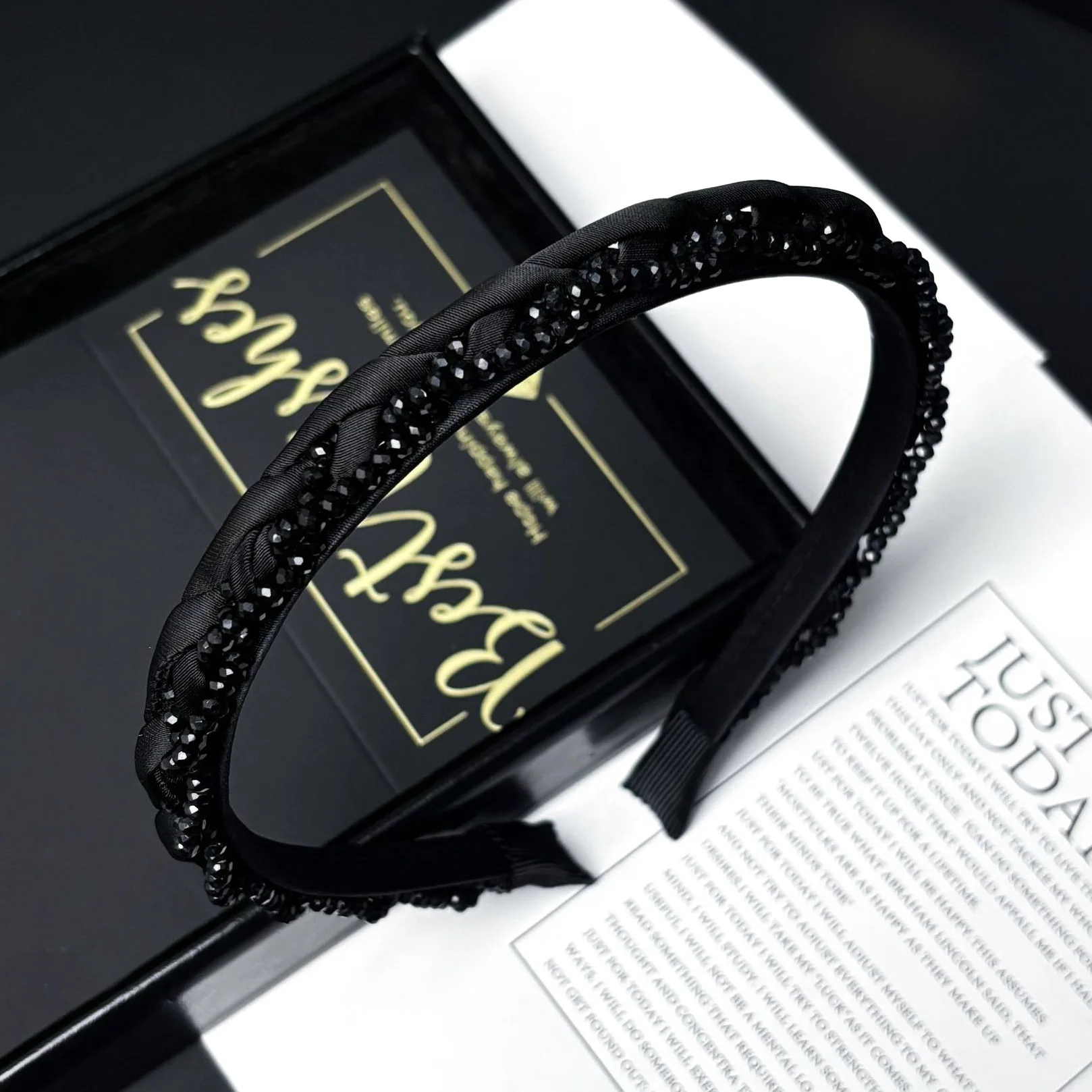 New heavy industry can be as bright as stars, high-end sense, elegant sense, headband temperament, versatile light luxury beaded