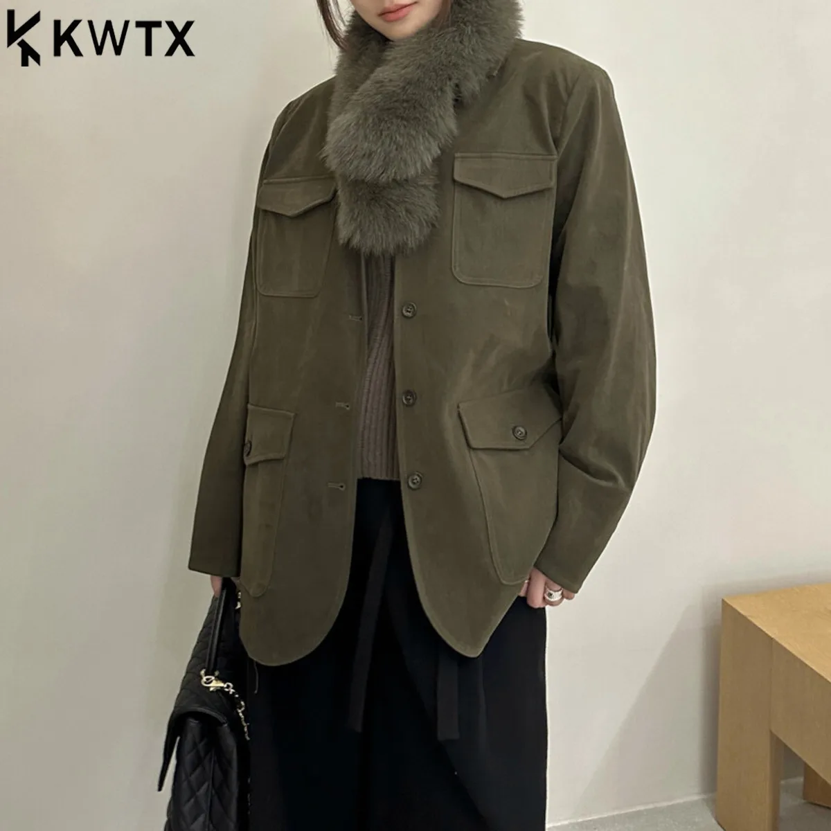 

KWTX Новинка 2025 года, женский повседневный пиджак, однотонный, утолщенный, винтажный, матовый, с одним нагрудным карманом, элегантный, модный, дизайнерский FW25 Premium