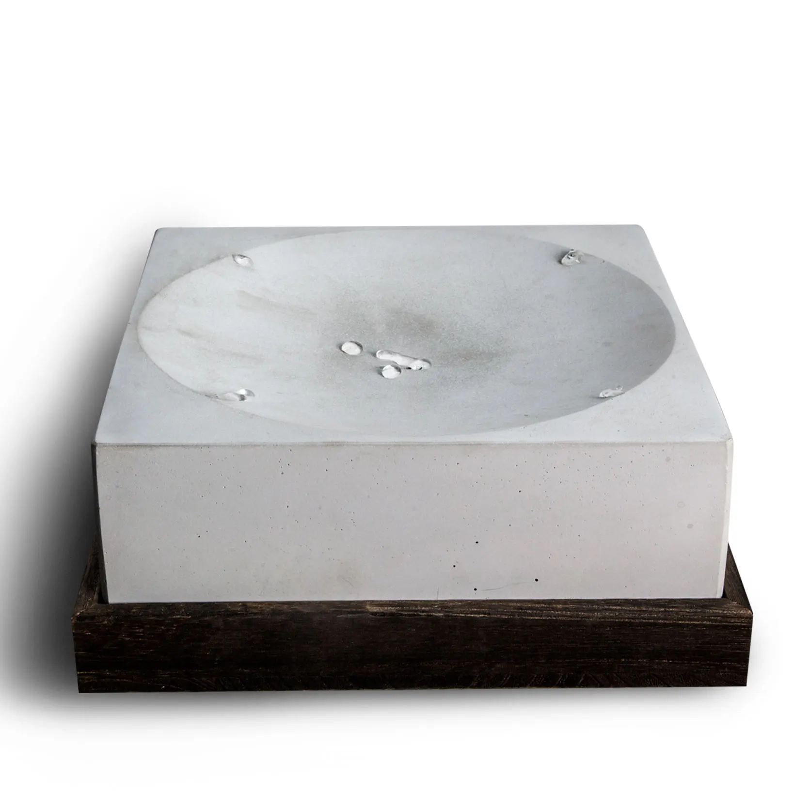 

Flowing Art Installation of Water Dew Drop Water Cat Artifact Zen Flowing Water Feature Ornament At The Front Desk of The Hotel