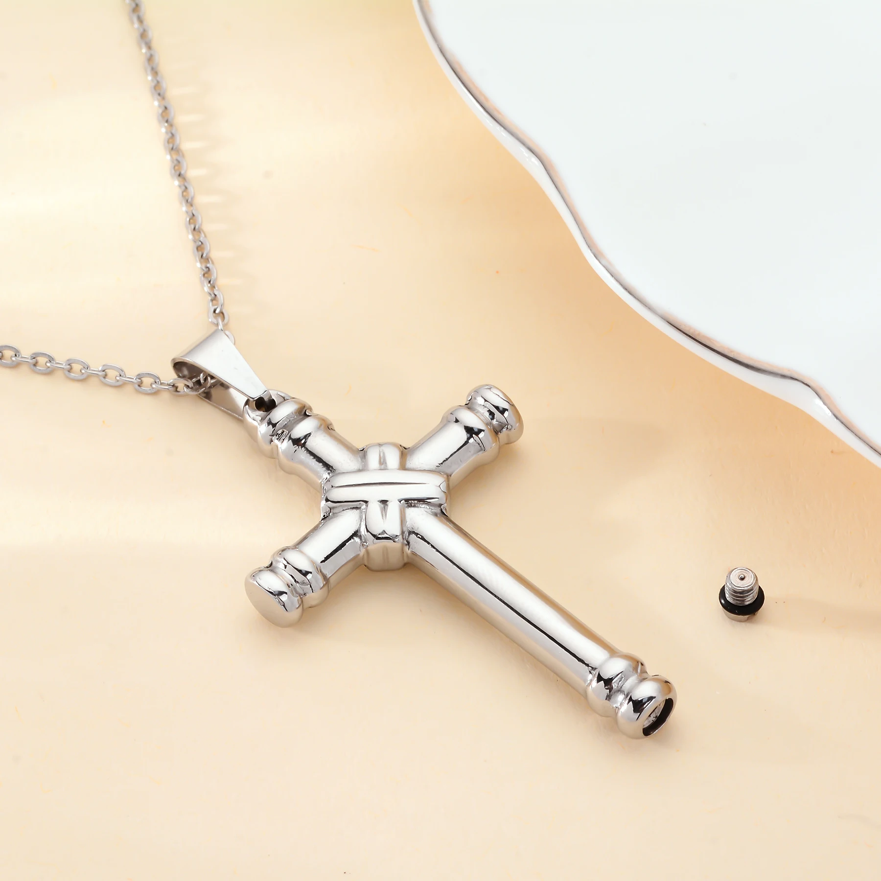 Edelstahl Vintage Christliches Kreuz Urnen-Halskette für Einäscherungsasche, Andenken-Schmuck, Asche-Gedenk-Anhänger mit 20-Zoll-Kette – Detail 7