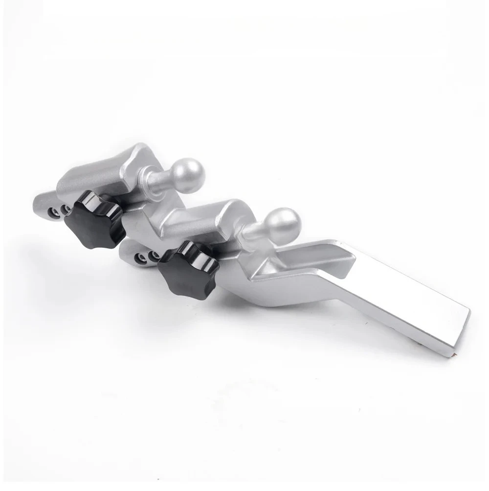 

Держатель ножа для двухрядного продольно-резательного станка для пленок, используемый на выдувных машинах и машинах для производства пакетов