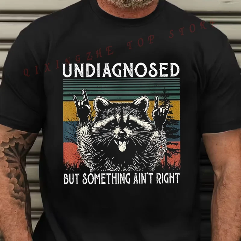 

Новая мужская повседневная футболка с коротким рукавом и забавным мемом «Недиагностированный, но что-то не так» с изображением енота в канадском стиле