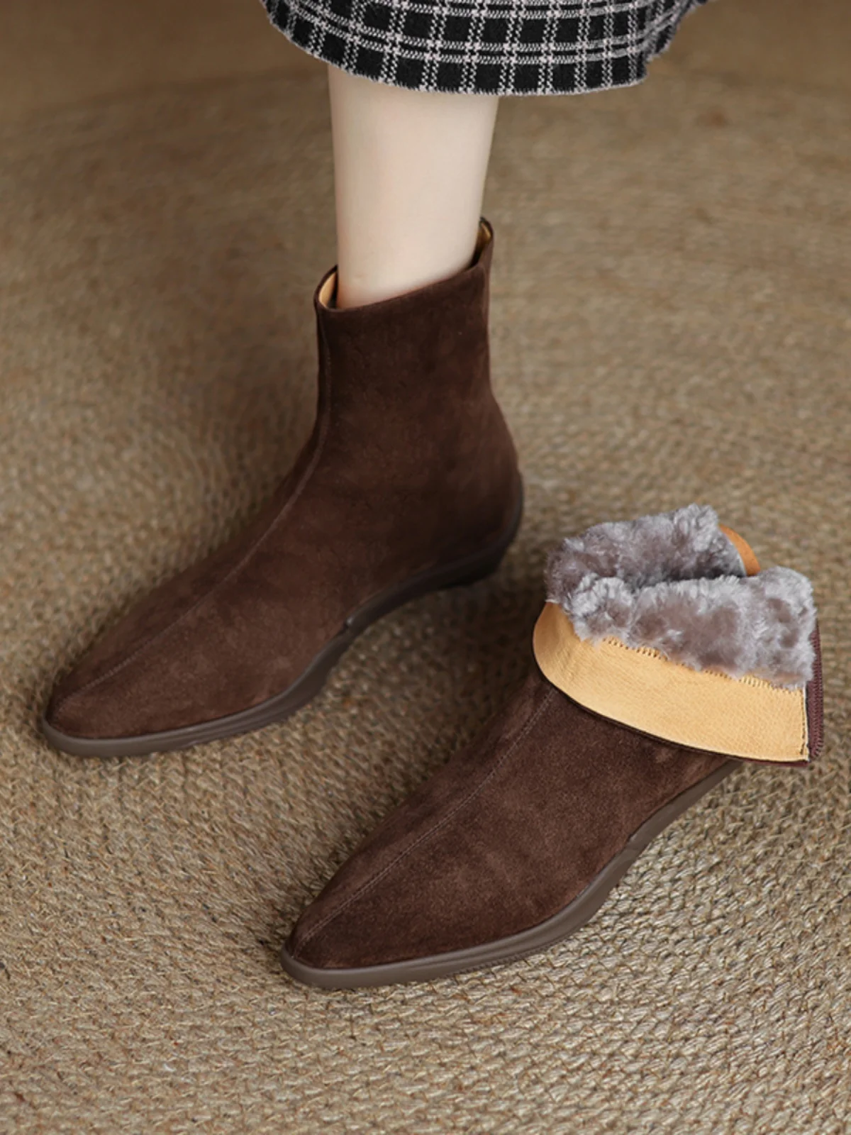 

Женские осенне-зимние зимние ботинки на плоской подошве с подкладкой Fce, теплые большие хлопковые ботинки из натуральной кожи с острым носком, мягкие ботинки...