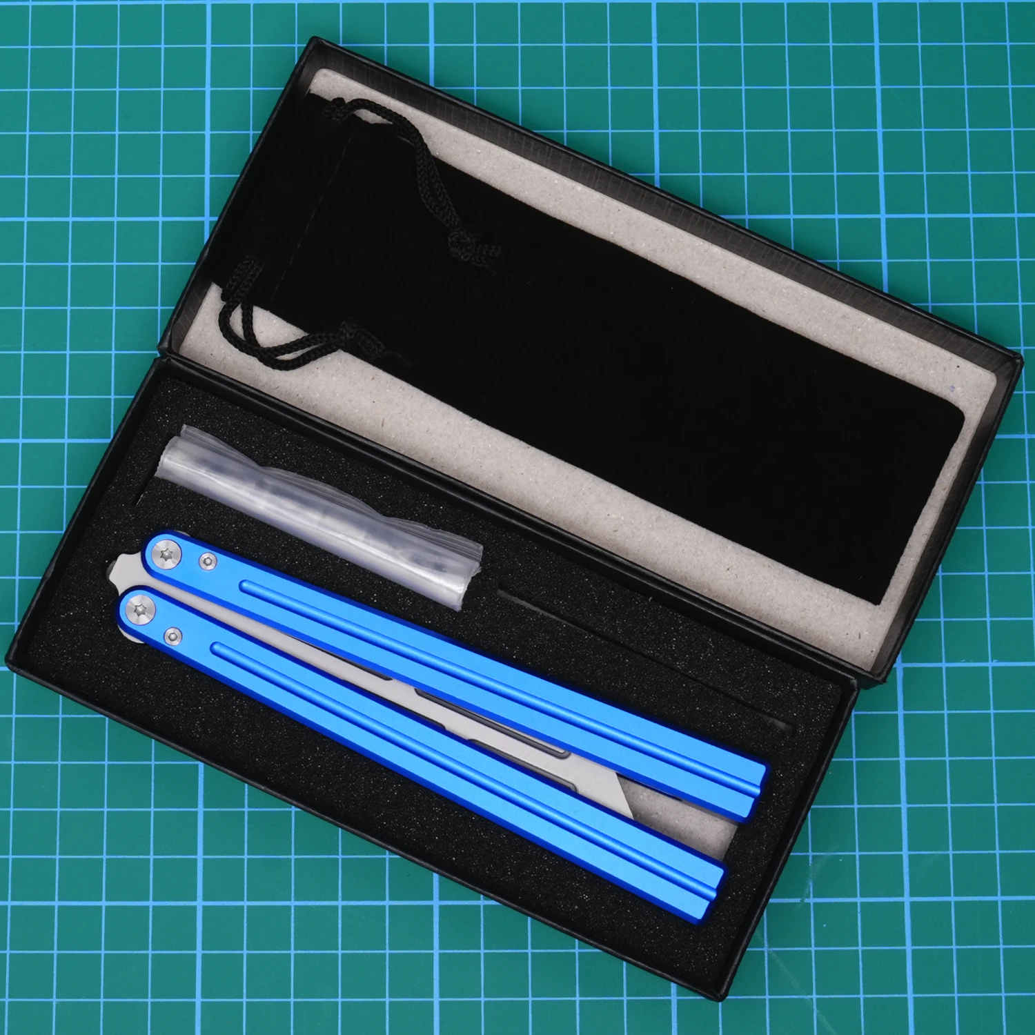 1pc アルミ合金ハンドルBalisong 3r13 鋼刃屋外練習安全トレーナーツールブルー