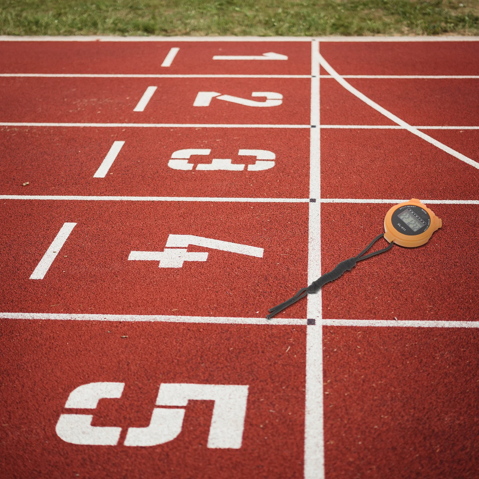 

Digital Sports Stopwatch Elegant Curved Design Loud Sound Vibration Alert Portable Timer for Pe Teachers Students Referees