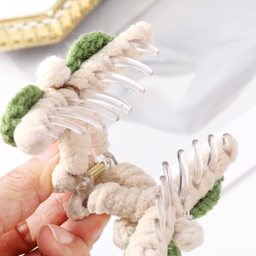 Knitted Double-leaf Flower Hair Claws Hair Clip Plush Autumn Winter Fashion Hairpin Ponytail Clamps New Hair Accessories Korean