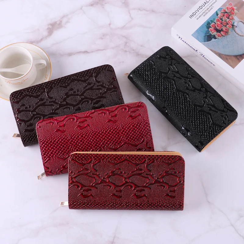 

2025 New High Gloss Little Dragon Pattern PU Leather Women's Wallets Large Capacity Multi Slot Wallet Long Handbags