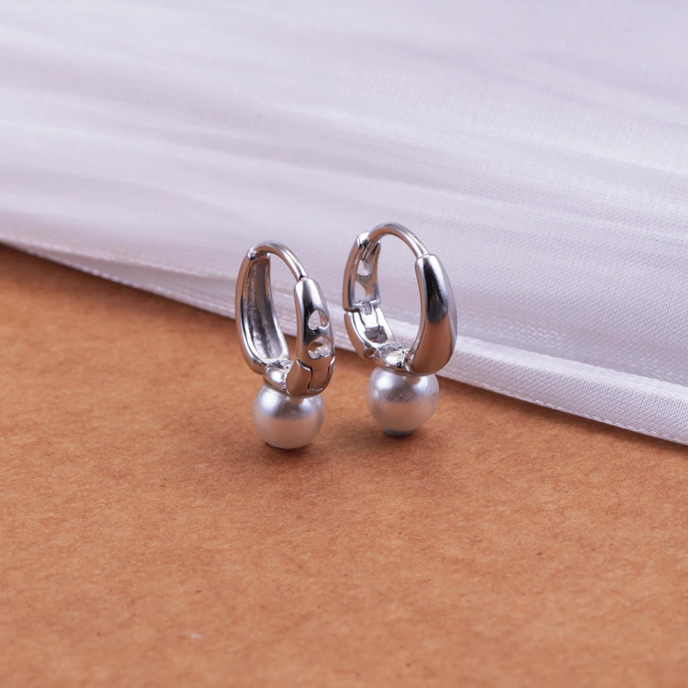 

Новые круглые изысканные серьги с жемчугом из стерлингового серебра 925 пробы, модные и роскошные, подходят для женщин, которые можно носить в повседневной жизни