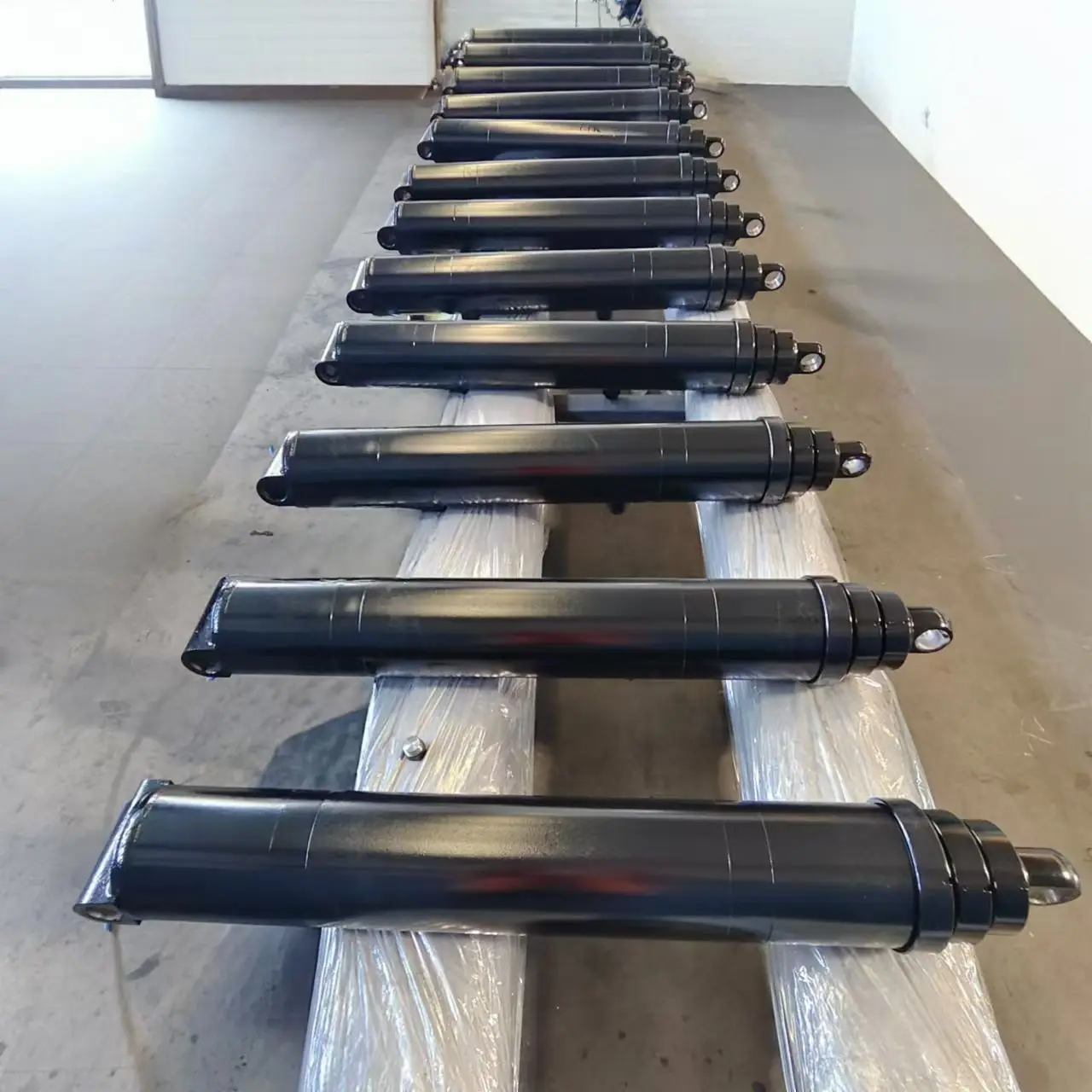 

Tie-Rod Hydraulic Cylinder 1.5" To 8" Bore 5000N Load Capacity Durable Cross-Tube Design