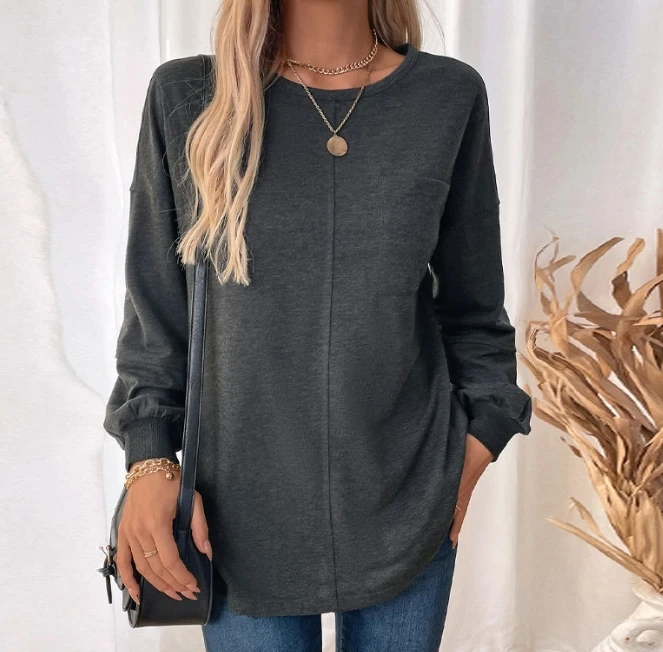 

Long sleeved round neck pullover hoodie