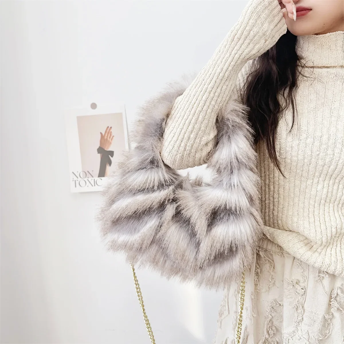 Winter Fashion Faux Fur Women\'s Shoulder Bags Contrast Color Portable Ladies Furry Crossbody Bag Vintage Female Plush Handbags