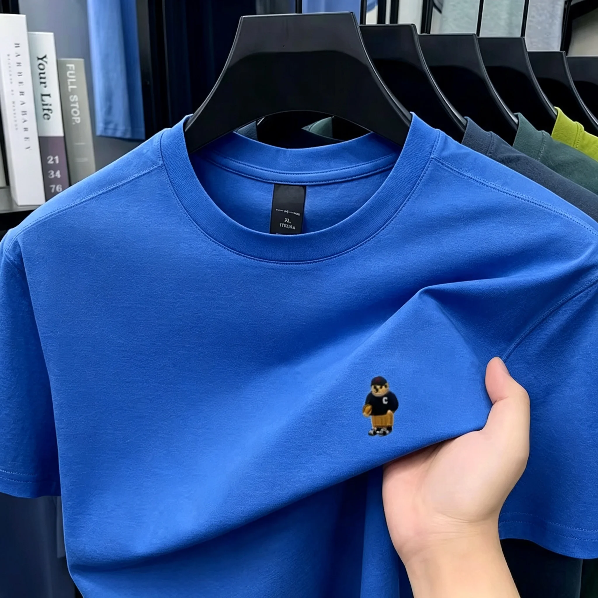 2026 Herren-T-Shirt mit Rundhalsausschnitt und kurzen Ärmeln, niedliche Basketballspieler-Mini-Stickerei, weiches, atmungsaktives, lässiges Sommer-Basic-Top – Detail 13