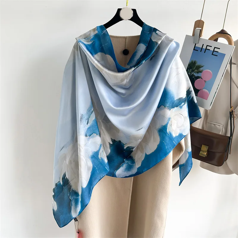 Bufanda de seda estampada de seda sintética con calor degradado azul fresco de otoño para mujer, chal de alta gama con brocado a la moda, pañuelo para la cabeza