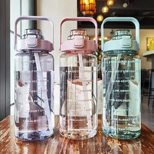 زجاجة ماء سعة 2 لتر مع إبريق من القش زجاجات سفر للفتيات محمولة كأس دراجة للياقة البدنية إبريق ماء بارد صيفي مع علامة الوقت أفضل 8 زجاجات مياه مبيعة - رقم 3