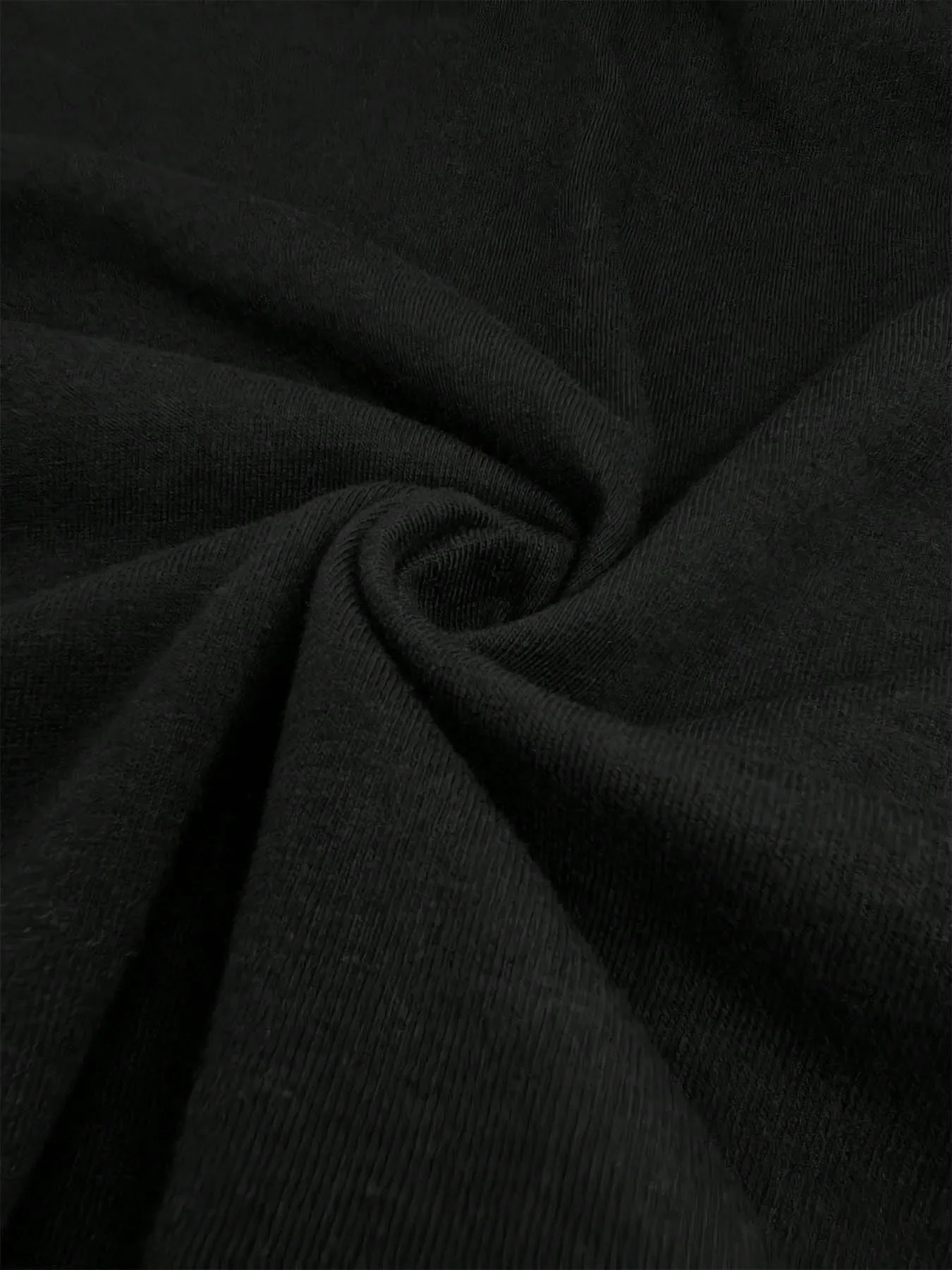 تي شيرت نسائي ناعم بطبعة حصان تجريدية نابضة بالحياة - أكمام قصيرة، رقبة دائرية، مقاس مريح وكاجوال