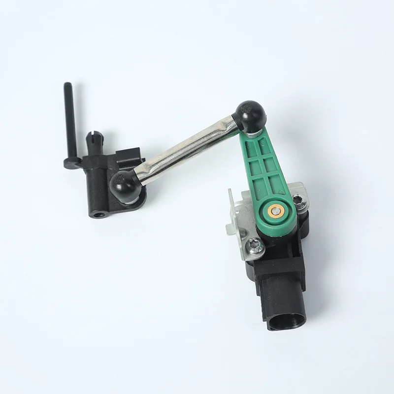 

Датчик высоты кузова 7P0616214 для Volkswagen Touareg — замена датчика выравнивания фар