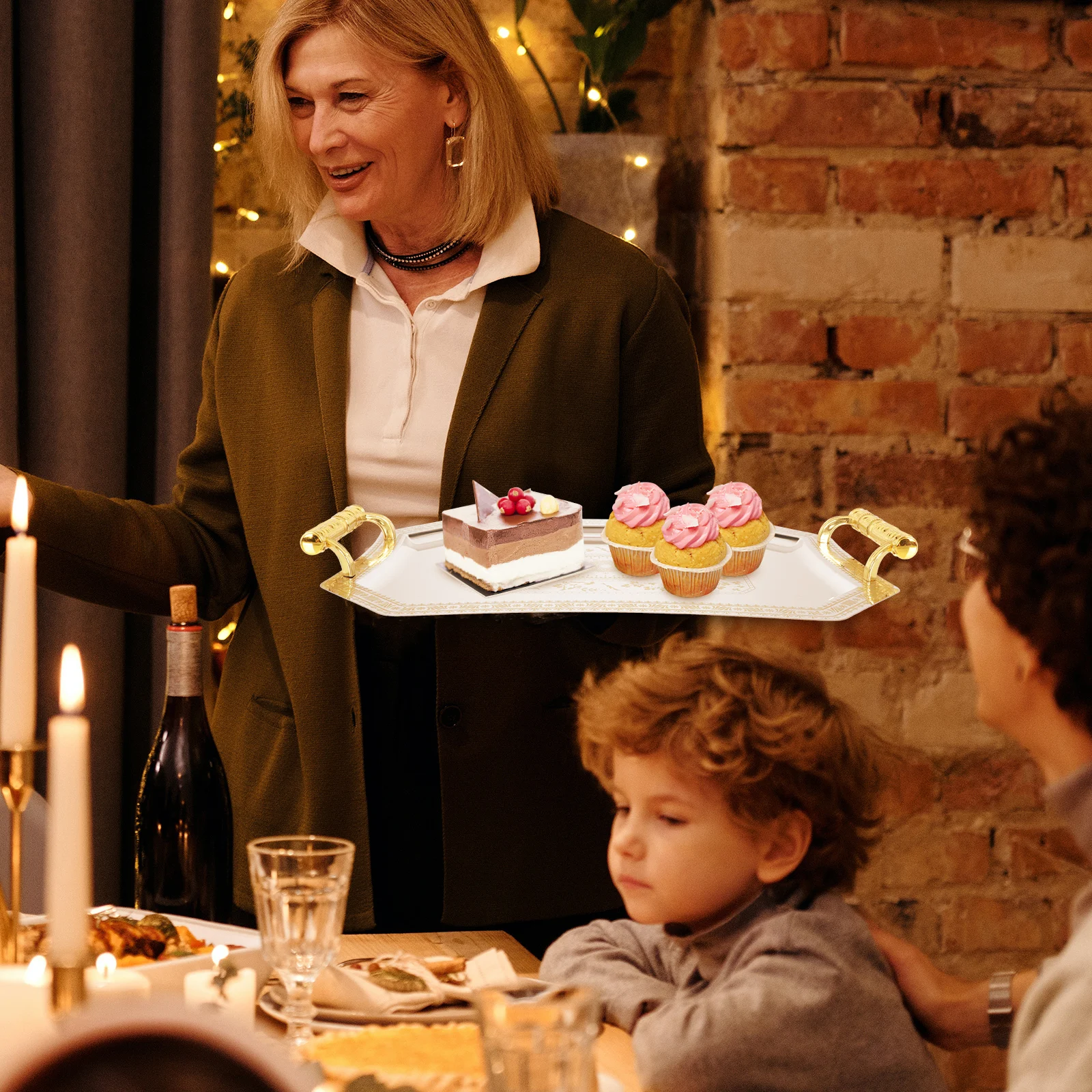 

1Pcs Gold Retro Stainless Steel Storage Tray Decorative Wedding Dessert Plate Elegant Display Holder for Home Hotel