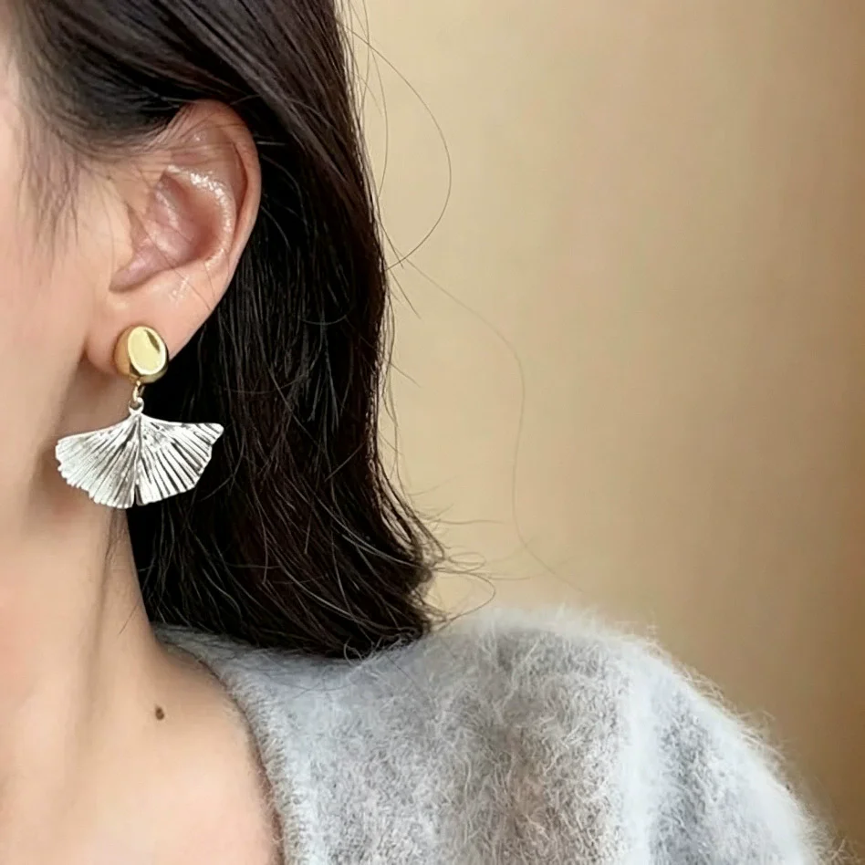 Silver Color Metal Leaf Dangle Earrings for Women Golden Uneven Oval Drop Earrings Vintage Ginkgo Biloba Leaves Trendy Jewelry