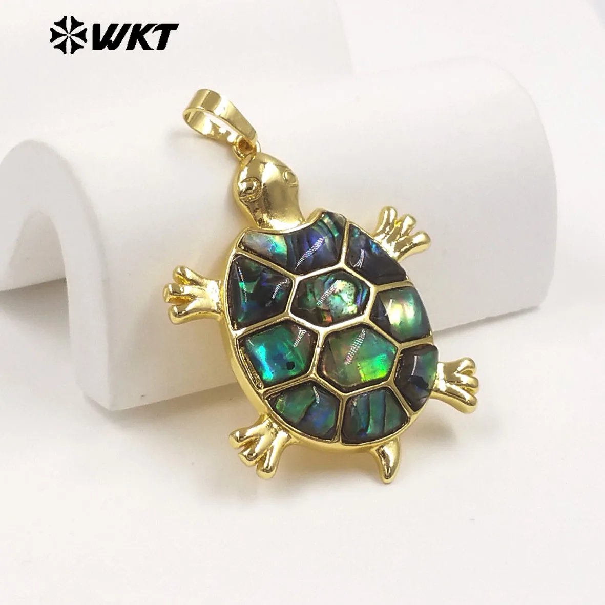 WT-JP513 Cute Style Gold Electroplated Natural Abalone Shell Sea ​​Turtle Little Pendant As Women Jewelry DIY Findings