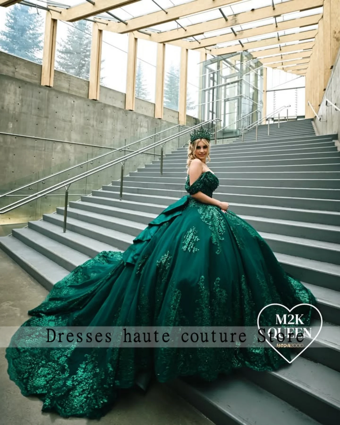 

New Arrived Green Off The Shoulder Quinceanera Dress 2025 With Lace Appliques Ball Gown Tiered Bow Sweet 16 Dress Customized