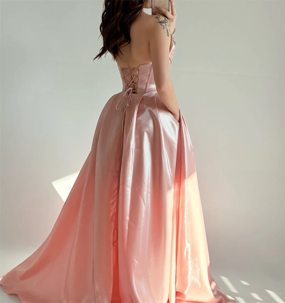 Вечернее платье по индивидуальному заказу, классическое атласное изысканное платье трапециевидной формы без бретелек без рукавов со шлейфом и рюшами для особых случаев