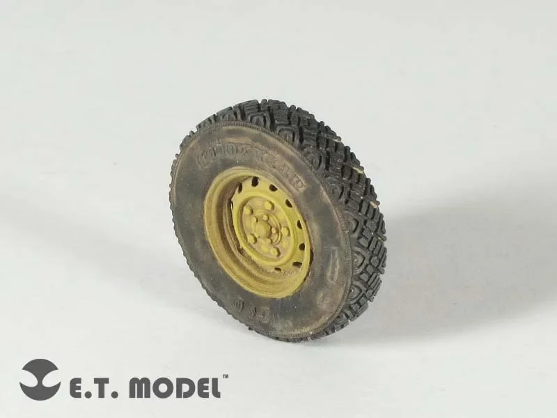 ET Model 1/35 ER35-019 Defender XD 'Wolf' W.M.I.K Weighted Road Wheels (G90) Type.1