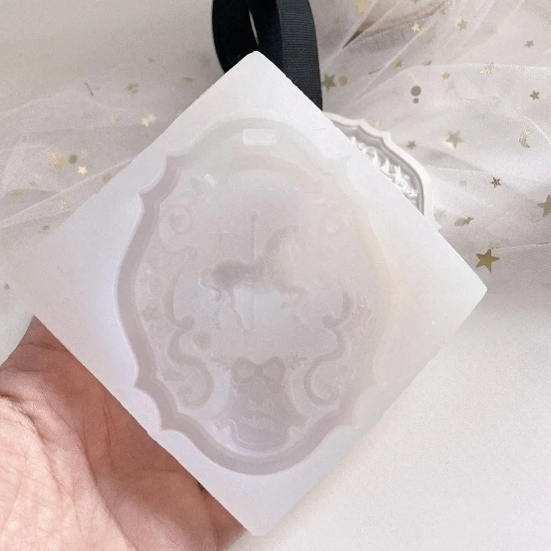 3D Embossed Carousel Car Hanging Plaque Silicone Mold DIY Aroma Gypsum Diffuser Stone Handmade Plaster Craft Mould