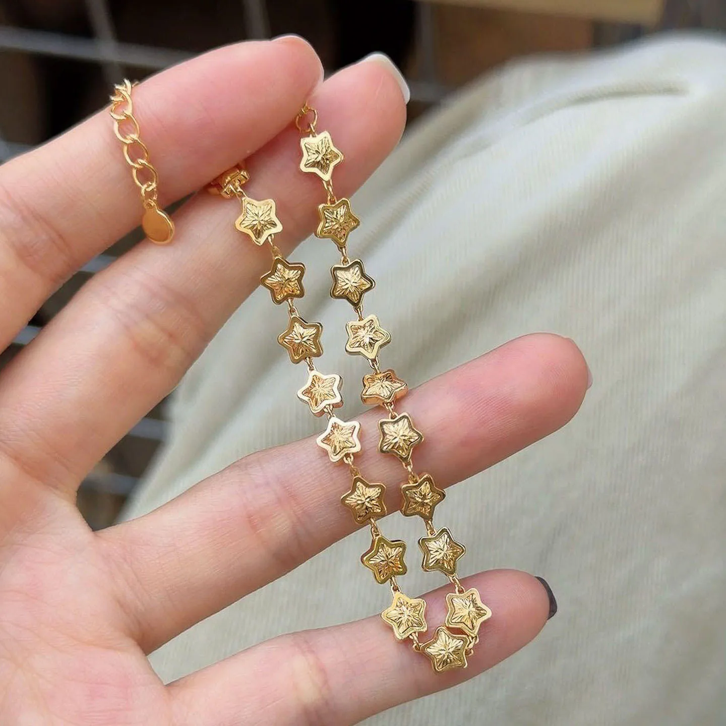 Creative relief cameo star string bracelets for women charming design and exquisite high-end suitable for women's daily jewelry