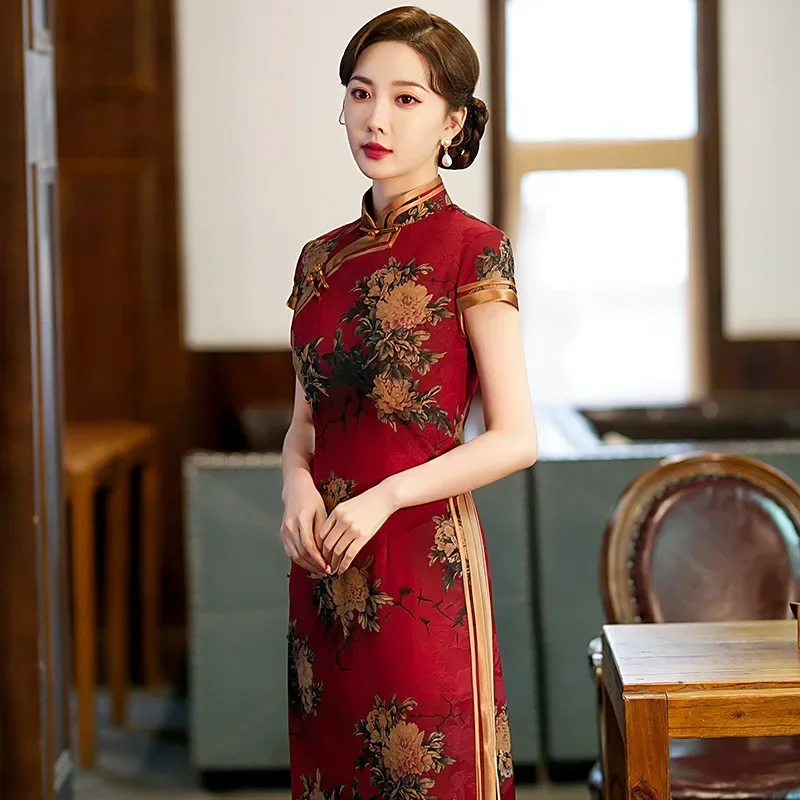 

Chinese Cheongsam Traditional Wedding Qipao Woman Embroidery Elegant Split Dress Female Floral Bodycon Cheongsam