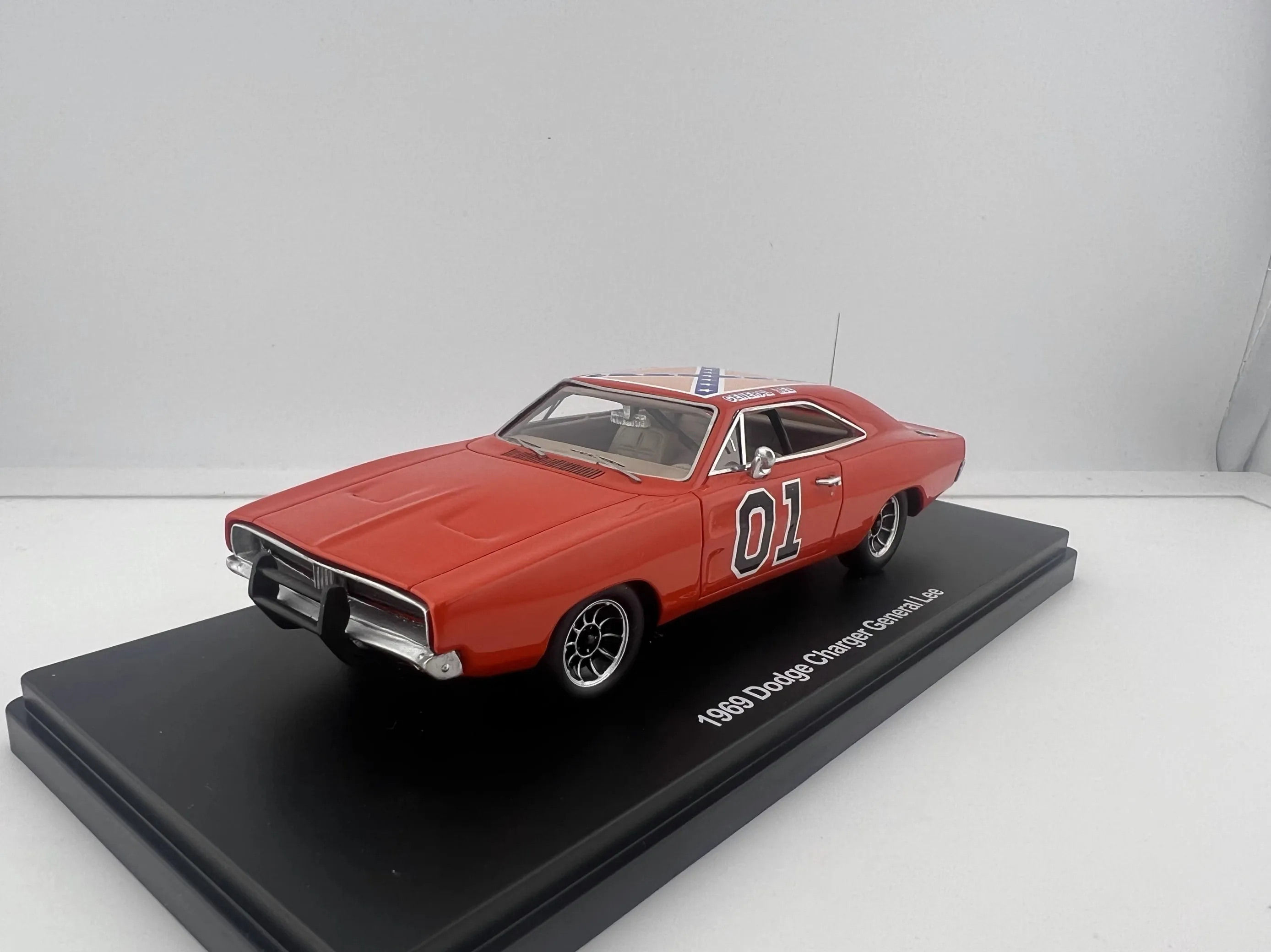 

Auto World 1:43 1969 Charger General Red AWRSS1151 Limited Resin Car Model