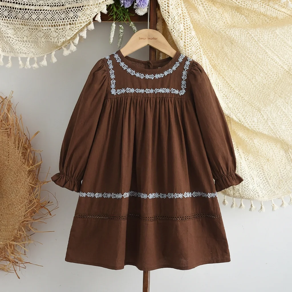 Leisure Countryside Style Coffee Colored Round Neck Flower Embroidered Long Sleeved Dress for Girls Aged 3-7 Autumn New