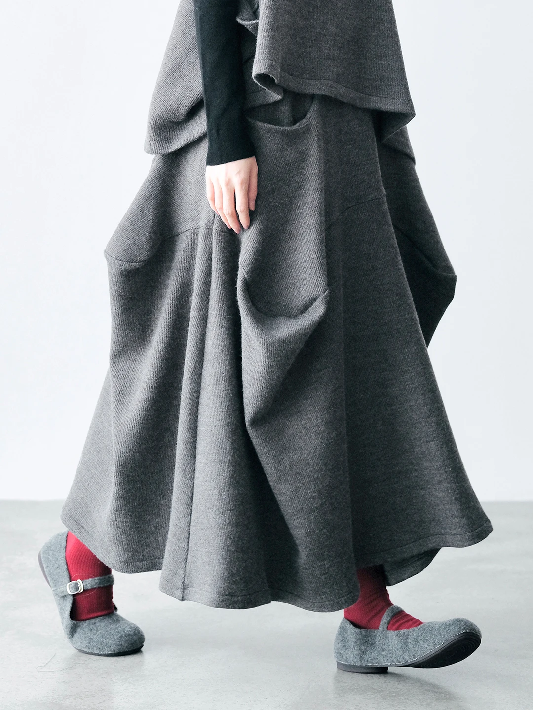 imakokoni 2024 autumn and winter fashionable design sense three-dimensional woolen long skirt