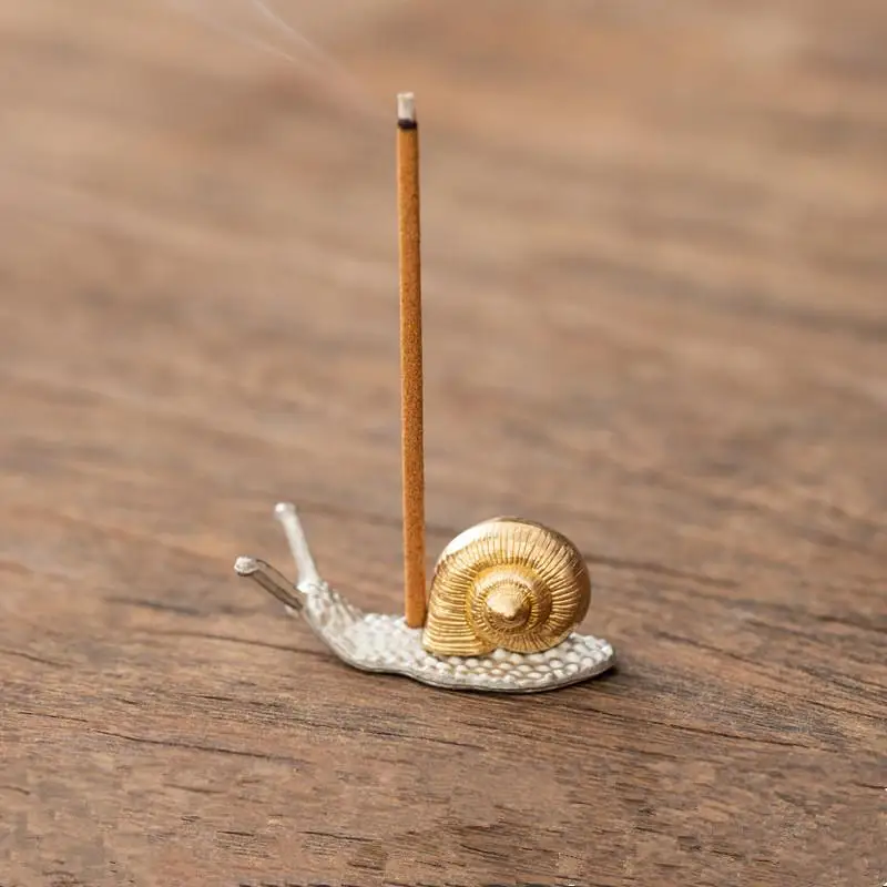 Lovely Mini Snail Incense Holder Metal Sandalwood Line Stick Incense Burners Small Desk Home Decor Ornaments