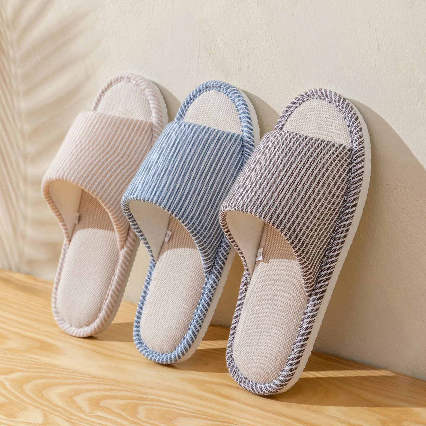 Men's Linen Slippers for All Seasons Anti-Slip Indoor House Shoes, Breathable Soft Sole for Hardwood Floors, Home & Guest Use