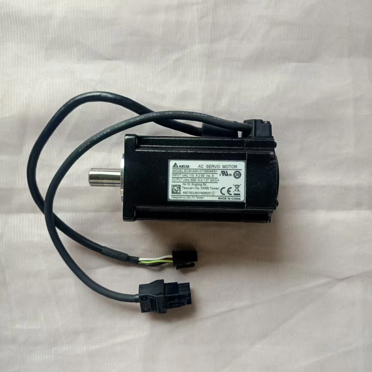 

Двигатель Delta A3,400W абсолютного уровня ECM-A3H-CY0604RS1