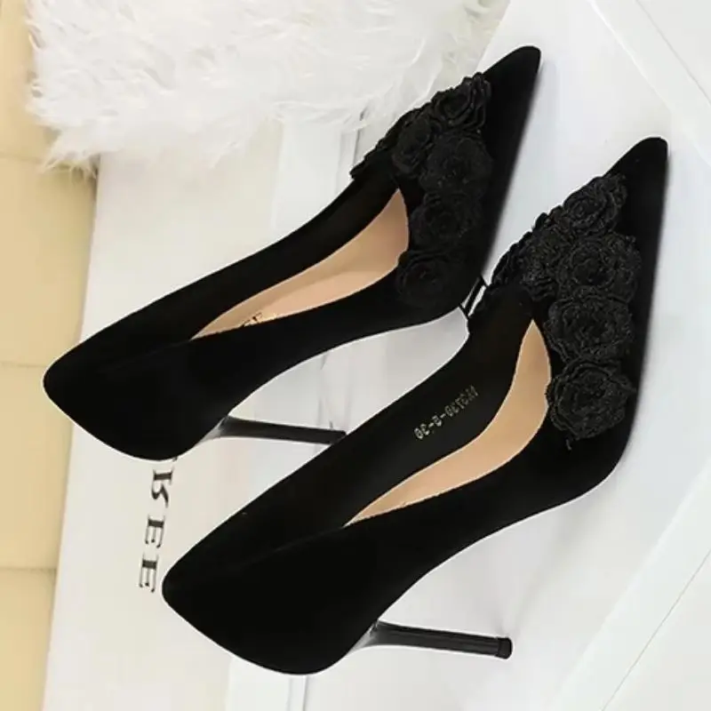 

BIGTREE Shoes Женские туфли-лодочки с цветочным дизайном Замшевые женские туфли на высоком каблуке в стиле ретро Женская обувь на шпильке 9 см Туфли-лодочки в китайском стиле Женская обувь