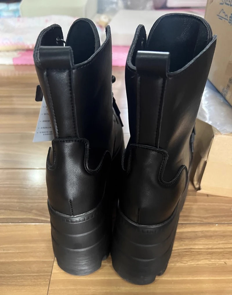 Accessoires de Cosplay pour hommes et femmes, chaussures rehaussantes de 16cm, chaussures quotidiennes en cuir noir et blanc de 13cm, pour Halloween Cosplay