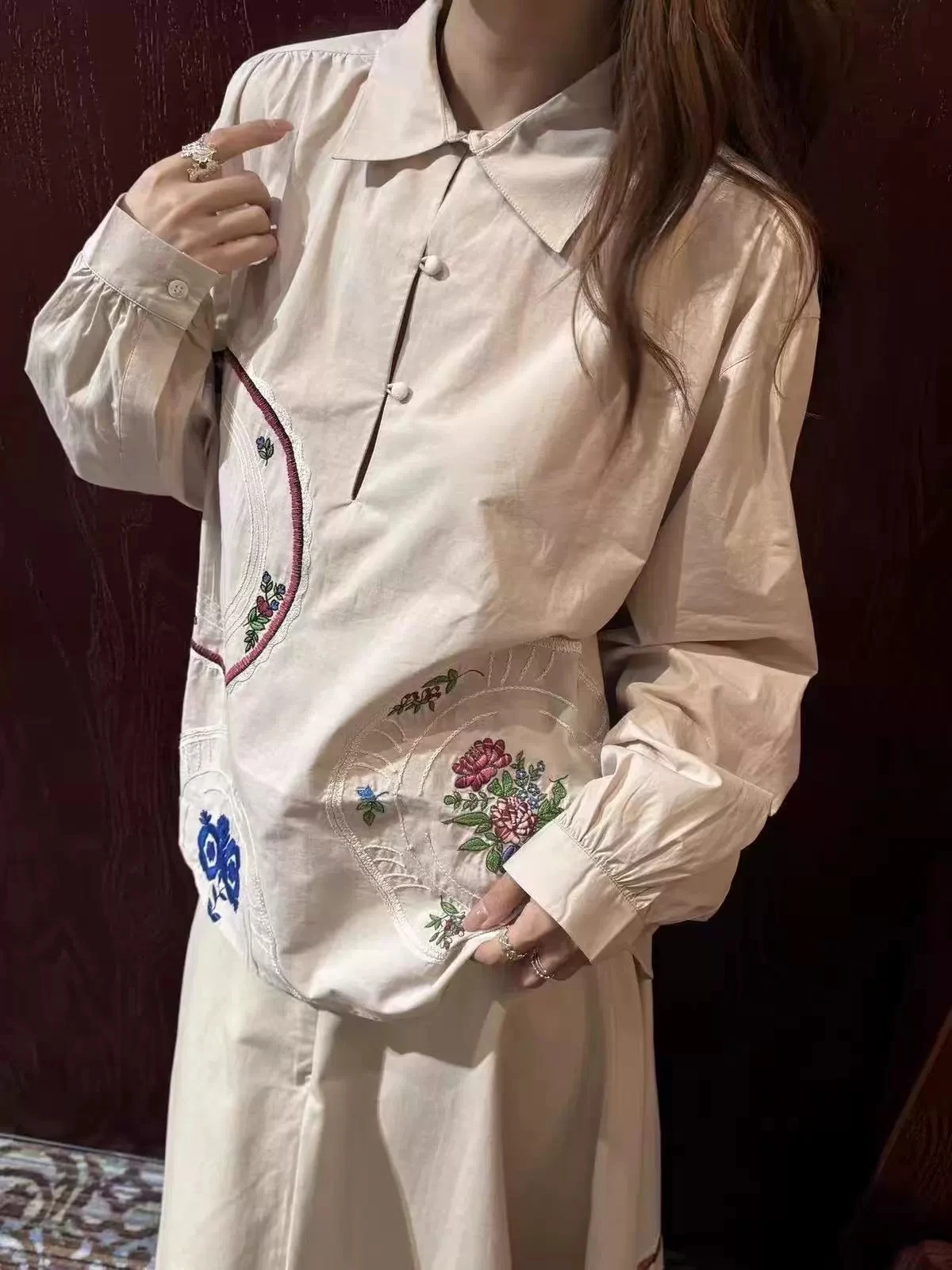 Autumn New Women's Embroidered Flower Pattern 100% Cotton Single Breasted Casual Top