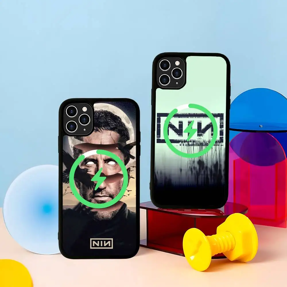 Klassische Band Nine I-Inch N-Nails Handyhülle für IPhone 17 Air 16 15 14 13 12 11 Pro Max Plus Magsafe Wireless Charge Cover