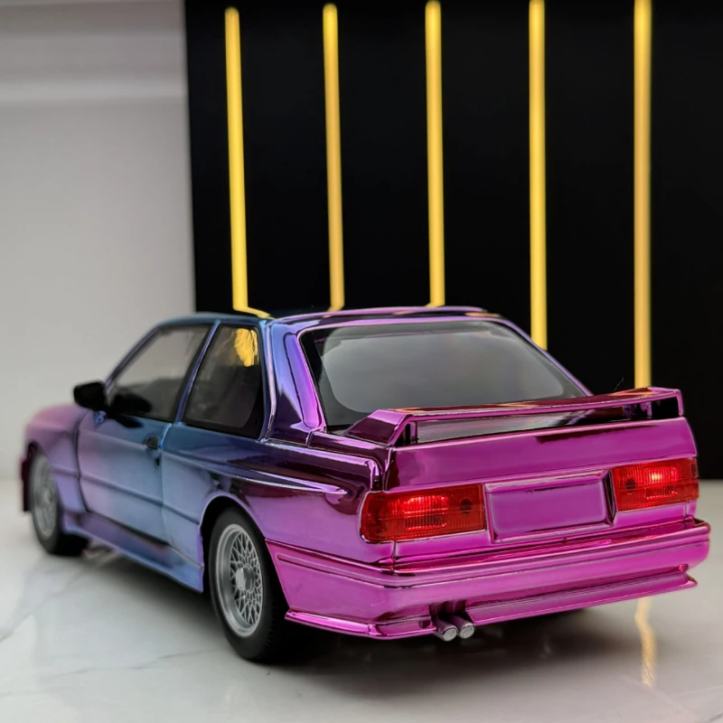 Simulation galvanisée 1:24 BMW M3 modèle de voiture de sport avec son et lumière Collection de véhicules jouets pour enfants Voiture Miniature