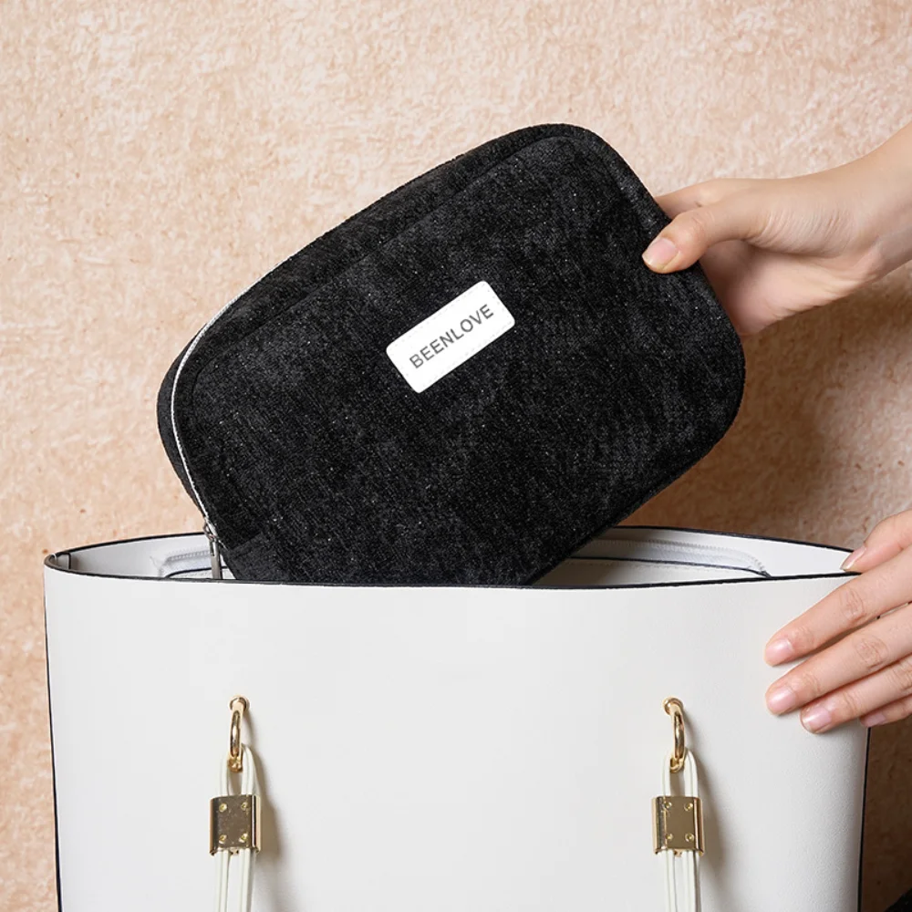Large Capacity Skincare Case Plush Portable Zipper Bag Velvet Cosmetic Bag Large Capacity Plush Makeup Bag For Handbag Luggage